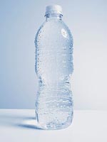 Чем опасны пластиковые бутылки?