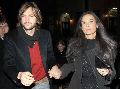 Деми Мур (Demi Moore) и Эштон Катчер (Ashton Kutcher) / splashnews.com