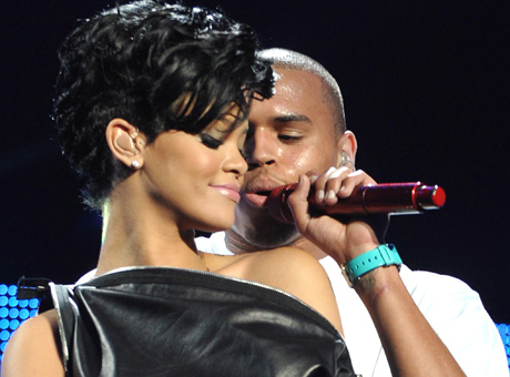  ������ (Rihanna) � ���� ����� (Chris Brown)  / splashnews.com 