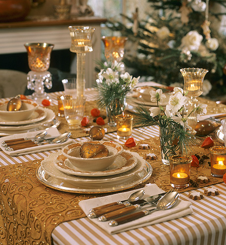 Как украсить новогодний стол